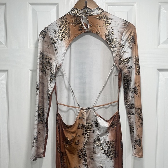 NWT Woman’s Snake Jumpsuit size large - Picture 7 of 8